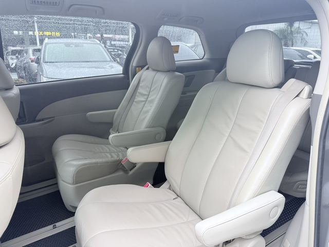 TOYOTA豐田 PREVIA  第11張相片