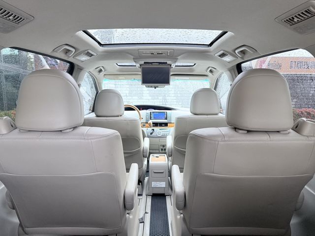 TOYOTA豐田 PREVIA  第13張相片