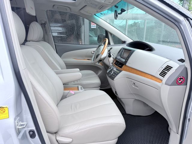 TOYOTA豐田 PREVIA  第14張相片