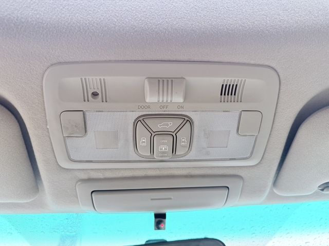 TOYOTA豐田 PREVIA  第18張相片