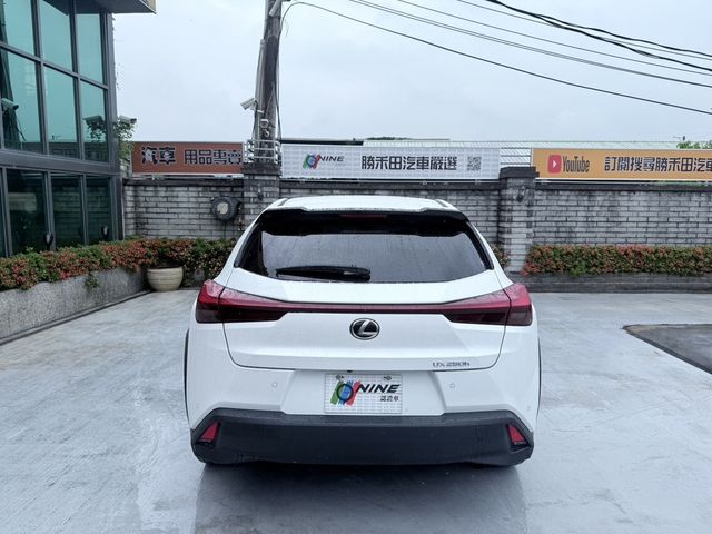 LEXUS凌志 UX250H  第4張相片