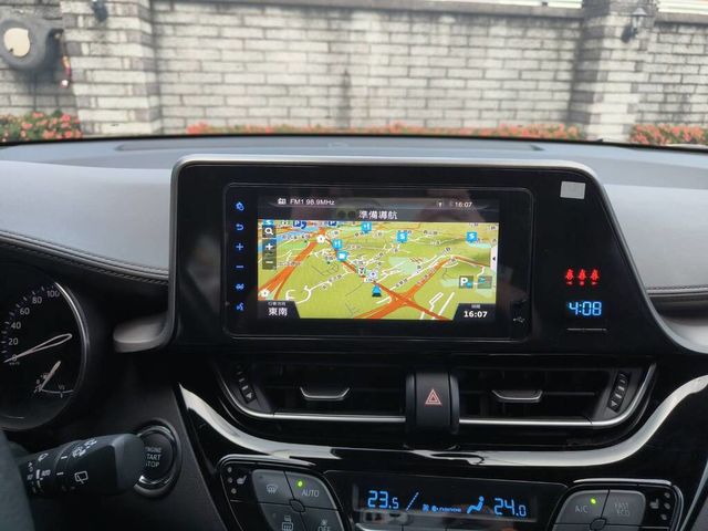 TOYOTA豐田 C-HR  第10張相片