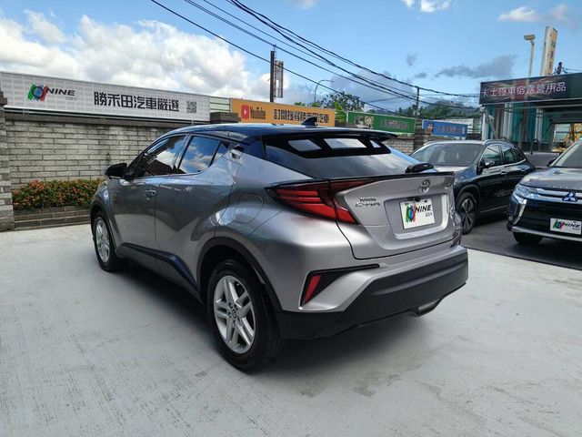 TOYOTA豐田 C-HR  第14張相片