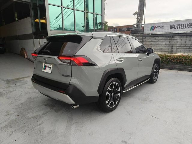 TOYOTA豐田 RAV4  第2張相片
