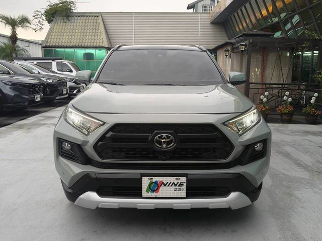 TOYOTA豐田 RAV4  第3張相片
