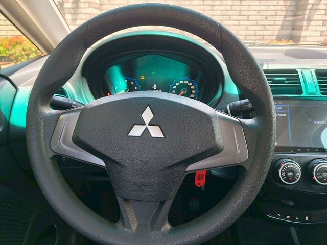 MITSUBISHI三菱 COLT PLUS  第11張相片