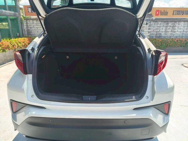 TOYOTA豐田 C-HR  第8張相片