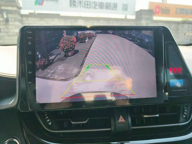 TOYOTA豐田 C-HR  第16張相片