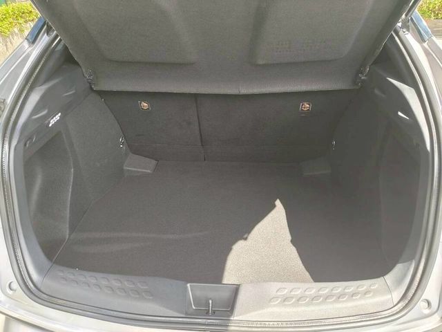 TOYOTA豐田 C-HR  第8張相片