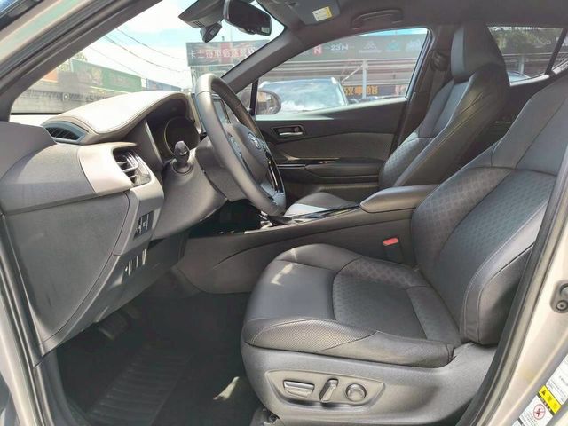 TOYOTA豐田 C-HR  第13張相片