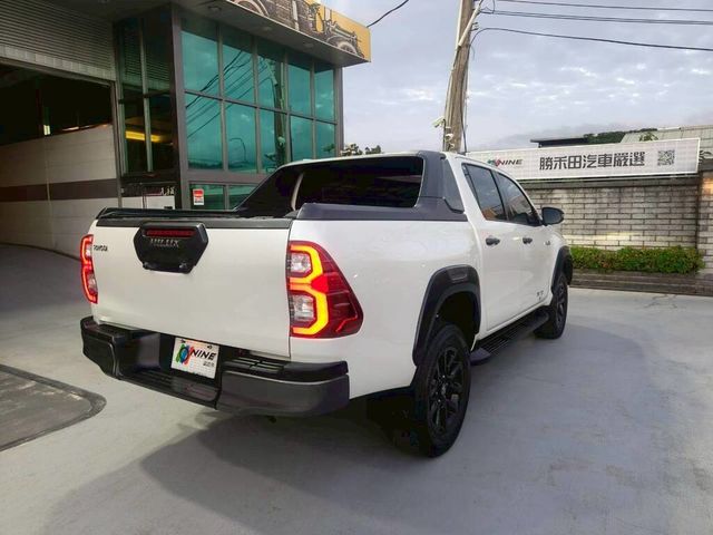 TOYOTA豐田 HILUX  第2張相片