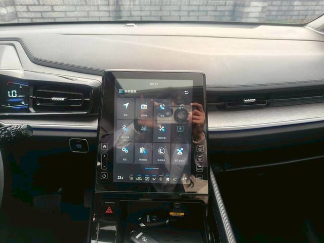 HYUNDAI現代 CUSTIN  第16張相片