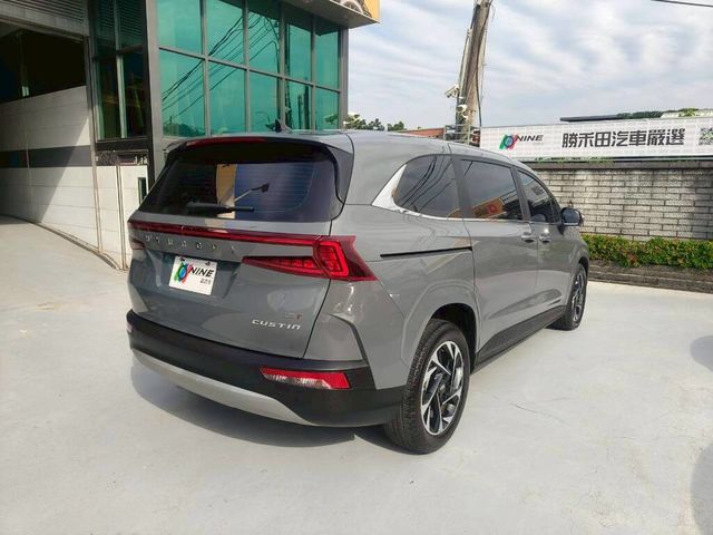 HYUNDAI現代 CUSTIN  第2張相片