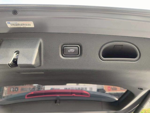 HYUNDAI現代 CUSTIN  第10張相片