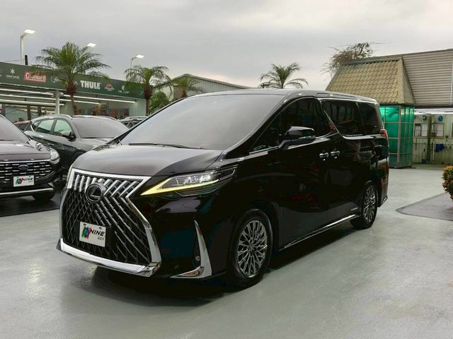 LEXUS凌志 LM300H  第1張相片