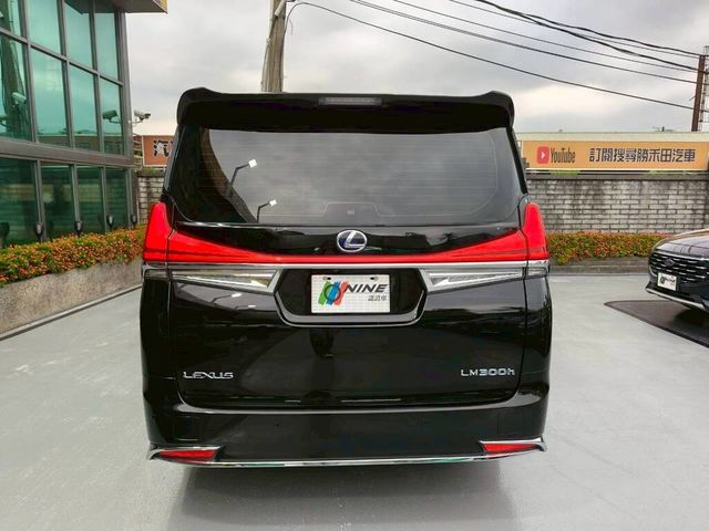 LEXUS凌志 LM300H  第4張相片