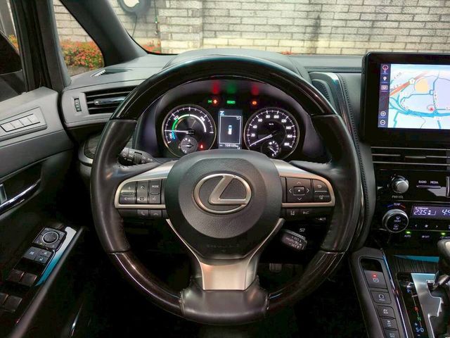 LEXUS凌志 LM300H  第12張相片