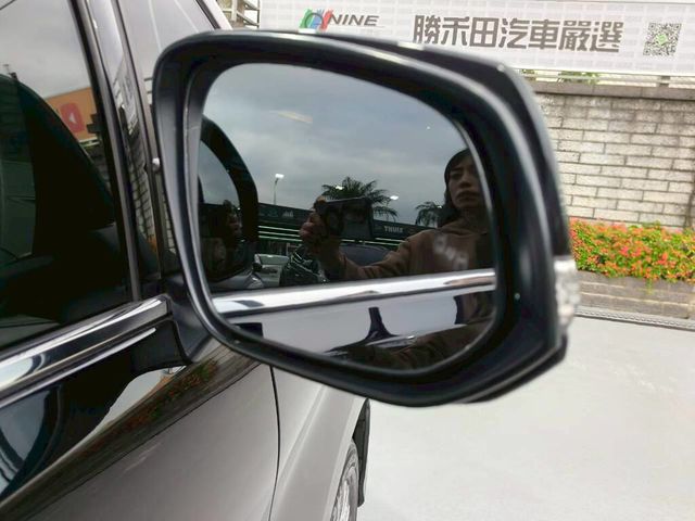 LEXUS凌志 LM300H  第16張相片