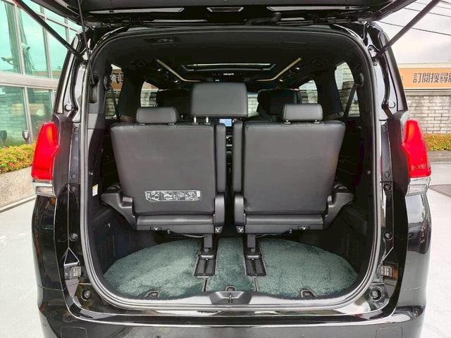 LEXUS凌志 LM300H  第19張相片