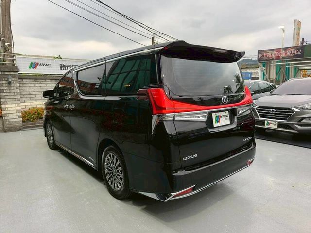 LEXUS凌志 LM300H  第20張相片