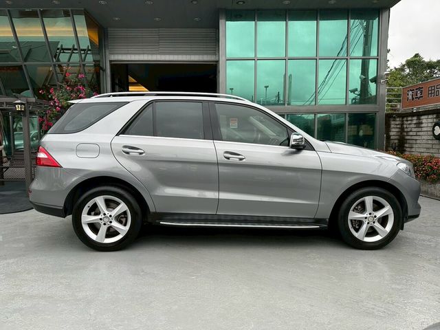 M-BENZ賓士 ML400  第9張相片