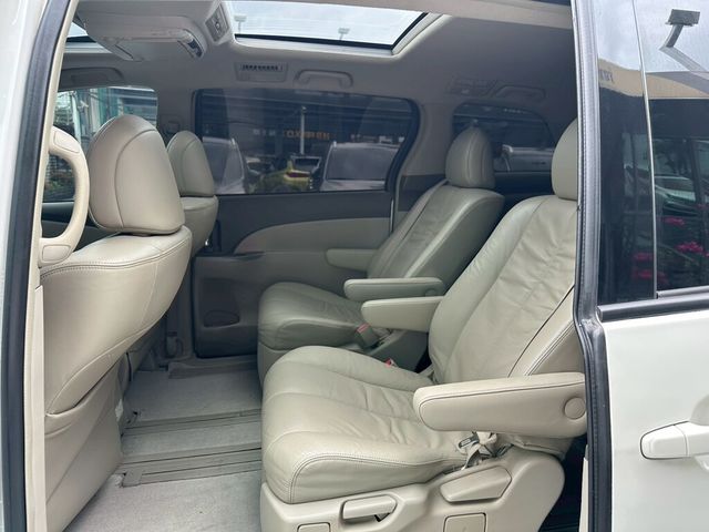 TOYOTA豐田 PREVIA  第11張相片