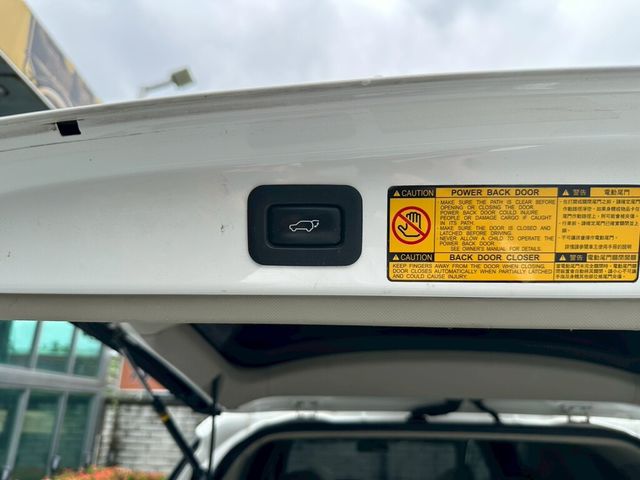 TOYOTA豐田 PREVIA  第14張相片