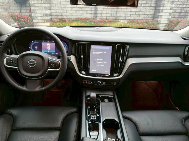VOLVO富豪 V60  第5張相片