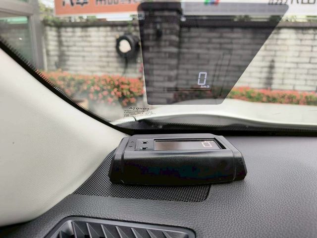 TOYOTA豐田 RAV4  第6張相片