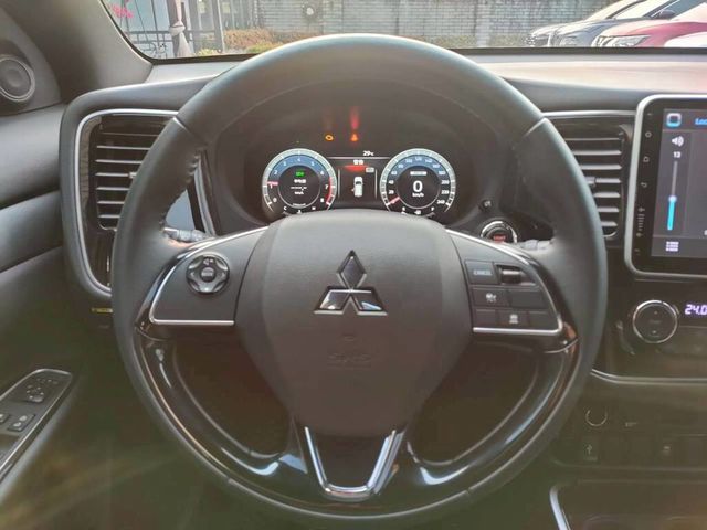 MITSUBISHI三菱 OUTLANDER  第14張相片