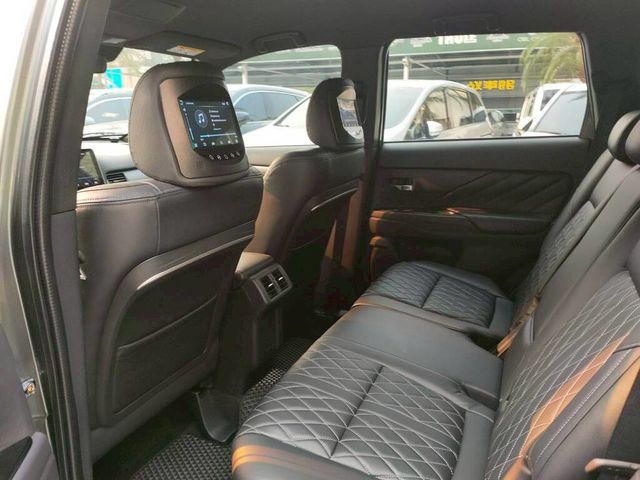 MITSUBISHI三菱 OUTLANDER  第15張相片