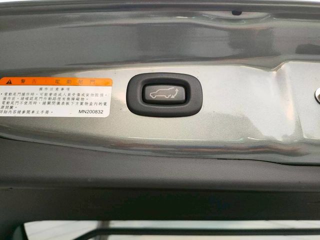 MITSUBISHI三菱 OUTLANDER  第17張相片