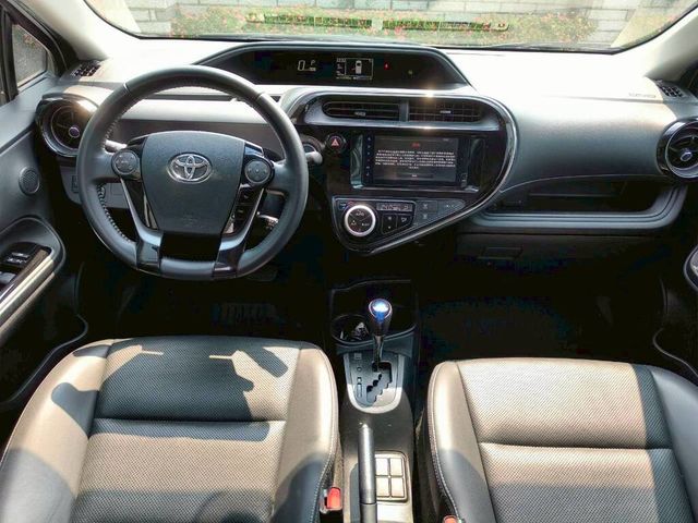 TOYOTA豐田 PRIUS C  第5張相片