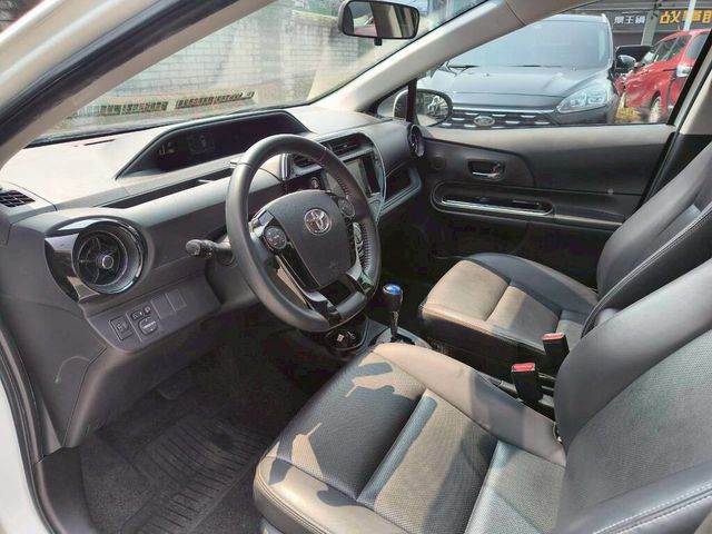 TOYOTA豐田 PRIUS C  第7張相片