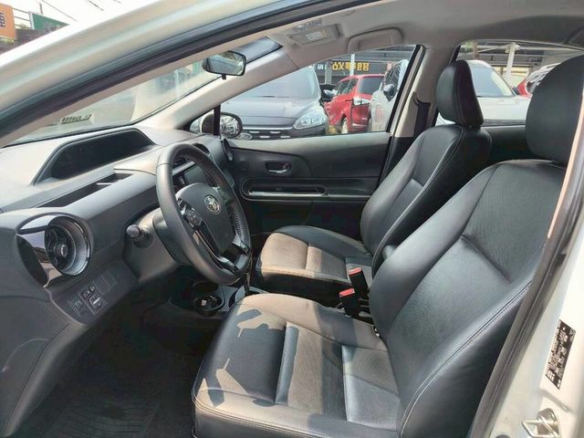 TOYOTA豐田 PRIUS C  第8張相片