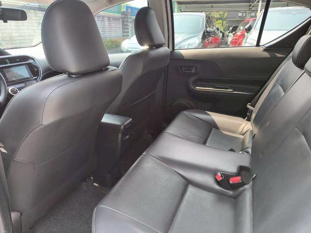 TOYOTA豐田 PRIUS C  第11張相片