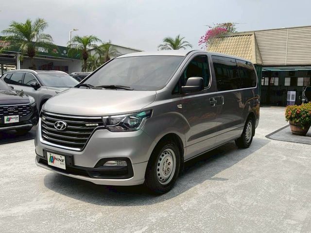 HYUNDAI現代 STAREX  第1張相片