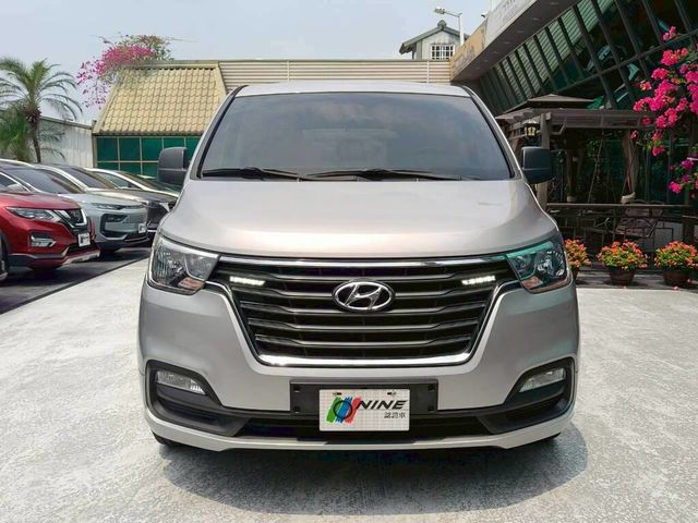 HYUNDAI現代 STAREX  第3張相片