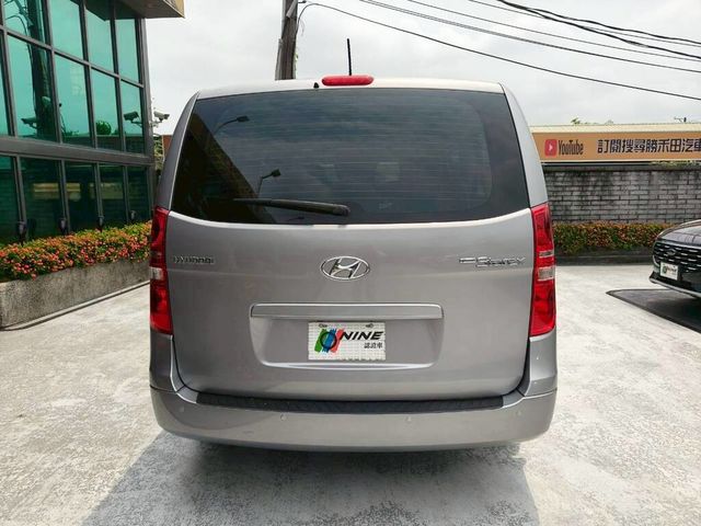 HYUNDAI現代 STAREX  第4張相片