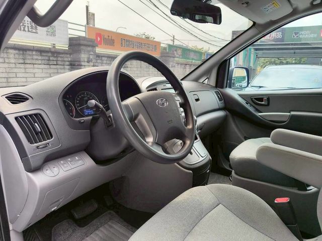 HYUNDAI現代 STAREX  第12張相片