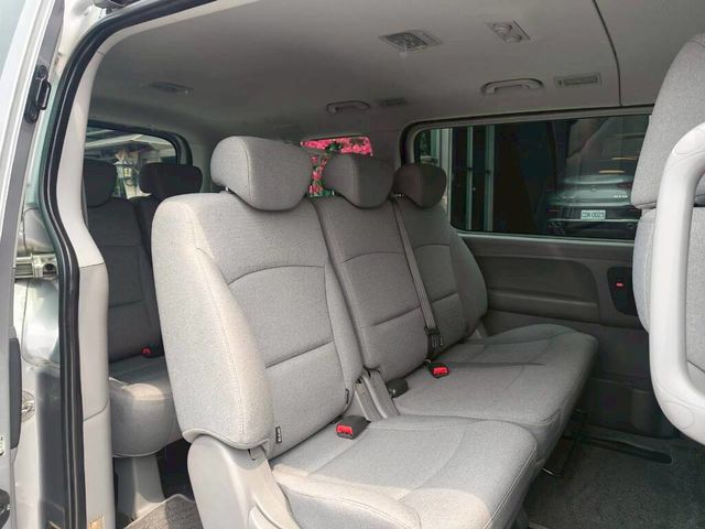 HYUNDAI現代 STAREX  第13張相片