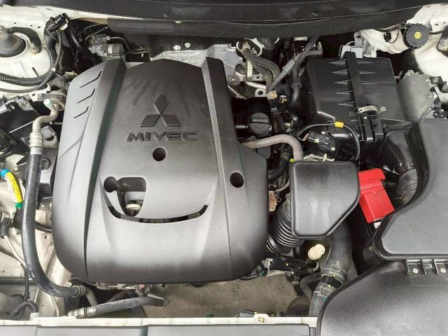 MITSUBISHI三菱 OUTLANDER  第6張相片