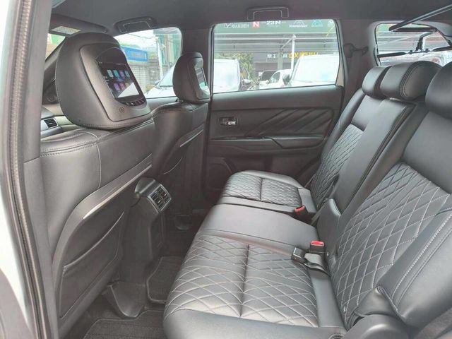 MITSUBISHI三菱 OUTLANDER  第11張相片