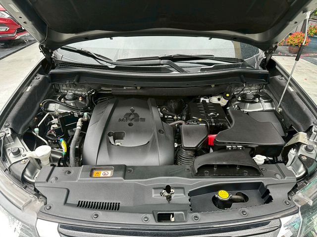 MITSUBISHI三菱 OUTLANDER  第6張相片