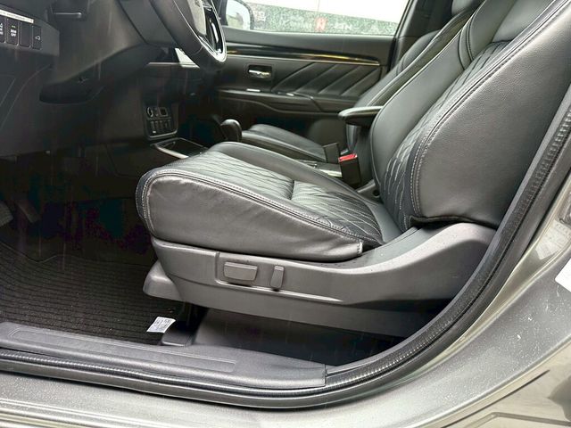 MITSUBISHI三菱 OUTLANDER  第10張相片