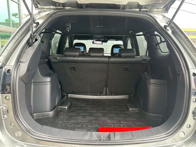 MITSUBISHI三菱 OUTLANDER  第11張相片
