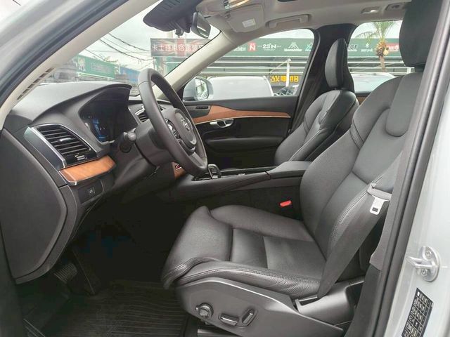 VOLVO富豪 XC90  第16張相片