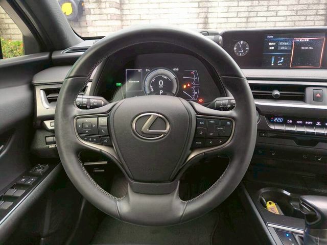 LEXUS凌志 UX250H  第10張相片