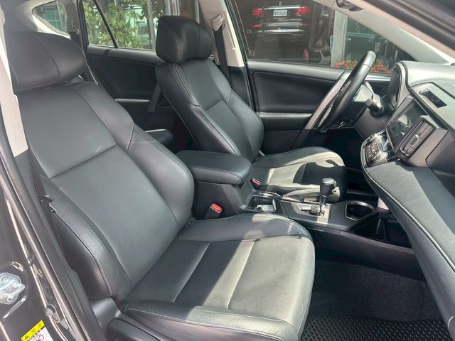 TOYOTA豐田 RAV4  第7張相片