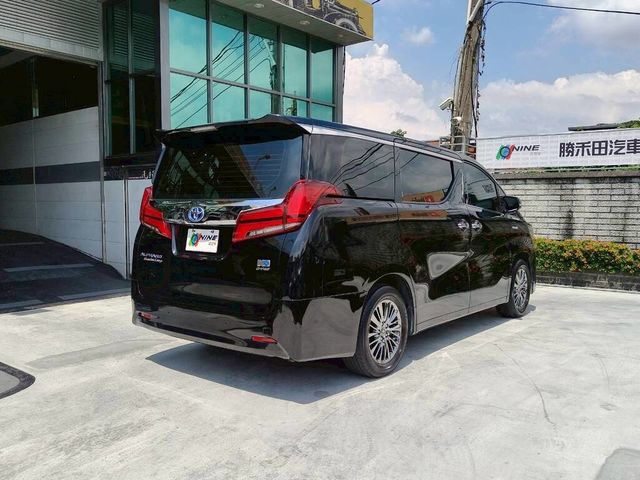 TOYOTA豐田 ALPHARD  第2張相片
